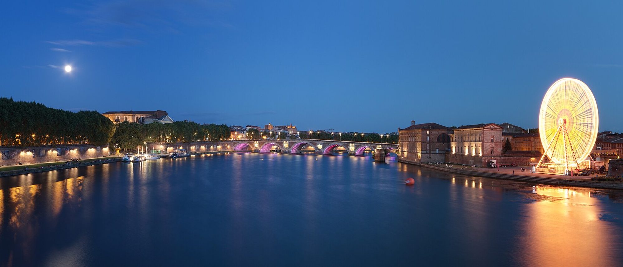 Toulouse, la Garonne à la tombée de la nuit