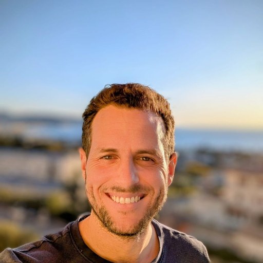 Nathan Fenina, fondateur de Décupler